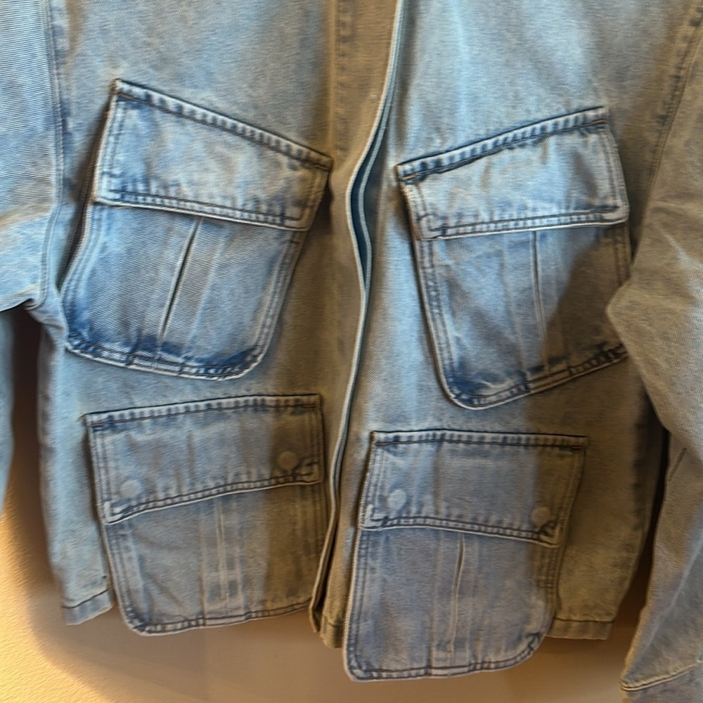 Veveret Denim Utility Jean Jacket Size Medium Light Wash Oversized Cargo Pockets - Picture 5 of 15